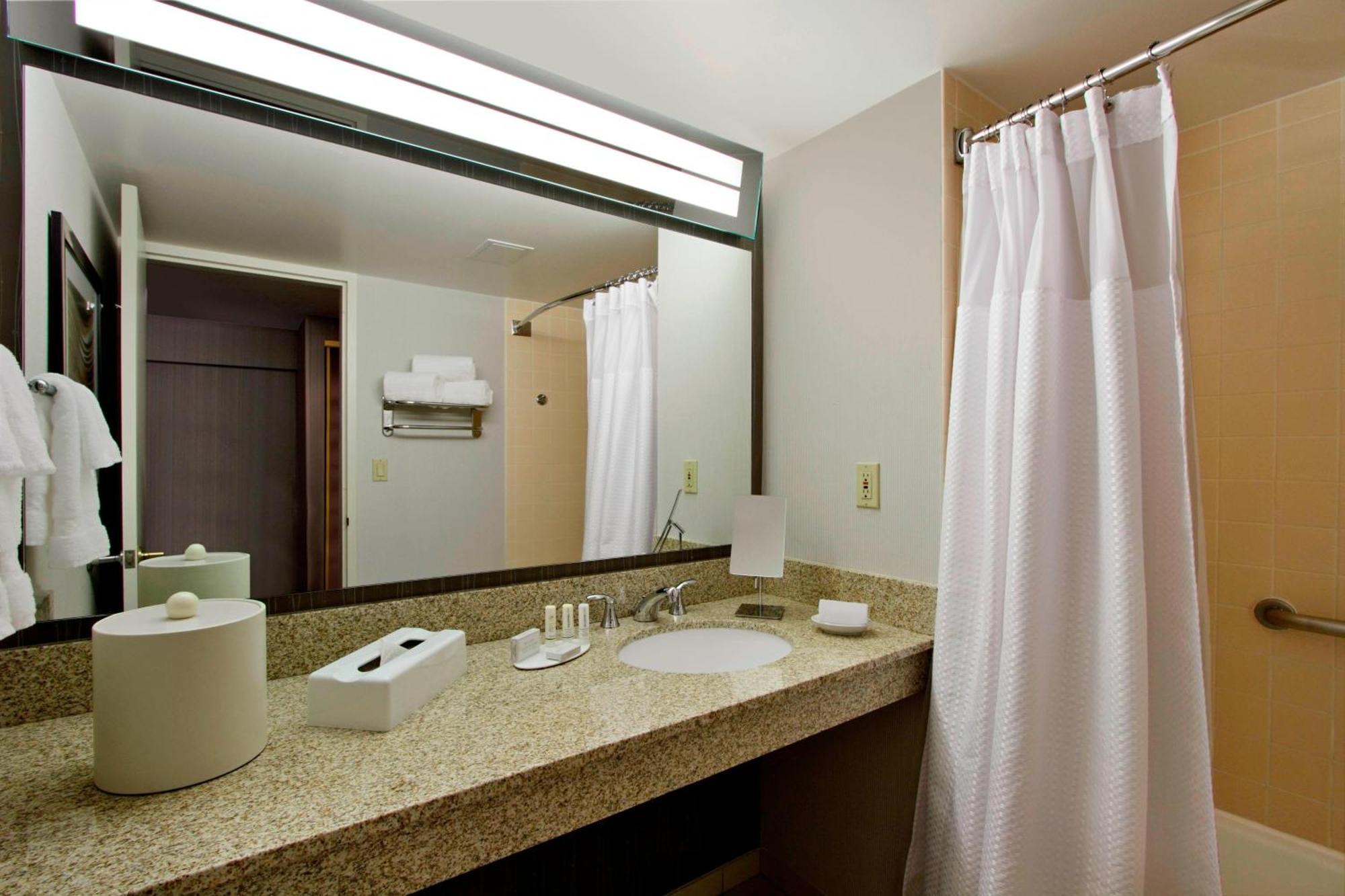Courtyard By Marriott Lyndhurst/Meadowlands Экстерьер фото